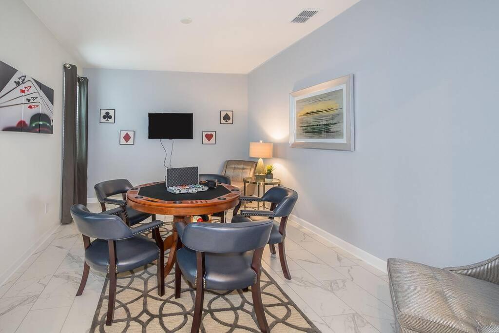 Villa Luxury Inside Storey Lake, - No Extra Fees