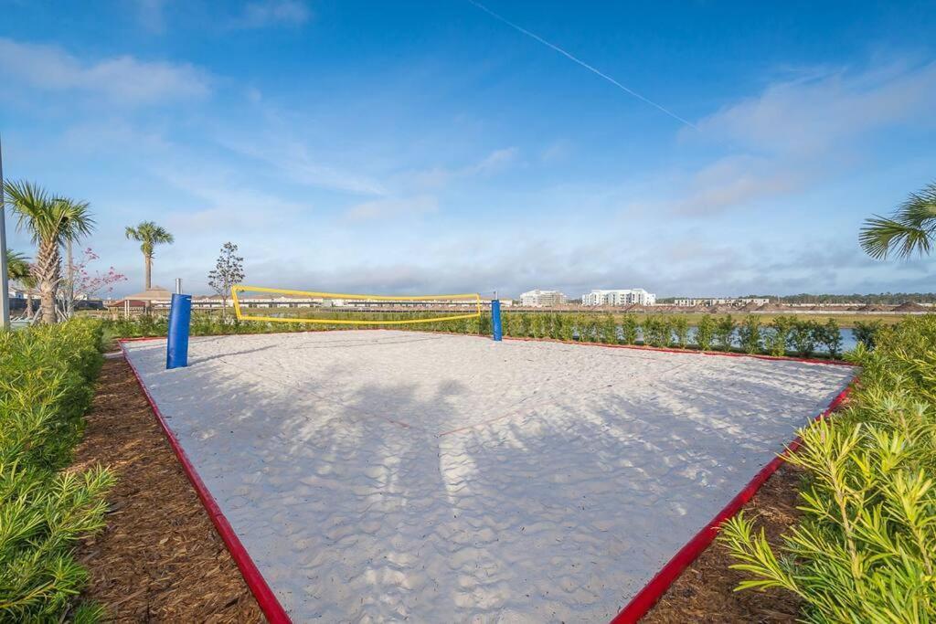 Luxury Inside Storey Lake, - No Extra Fees *
