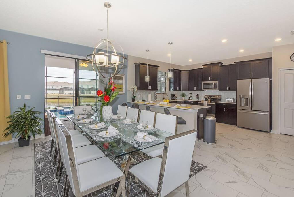 Luxury Inside Storey Lake, - No Extra Fees