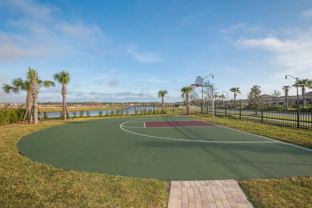 Villa Luxury Inside Storey Lake, - No Extra Fees