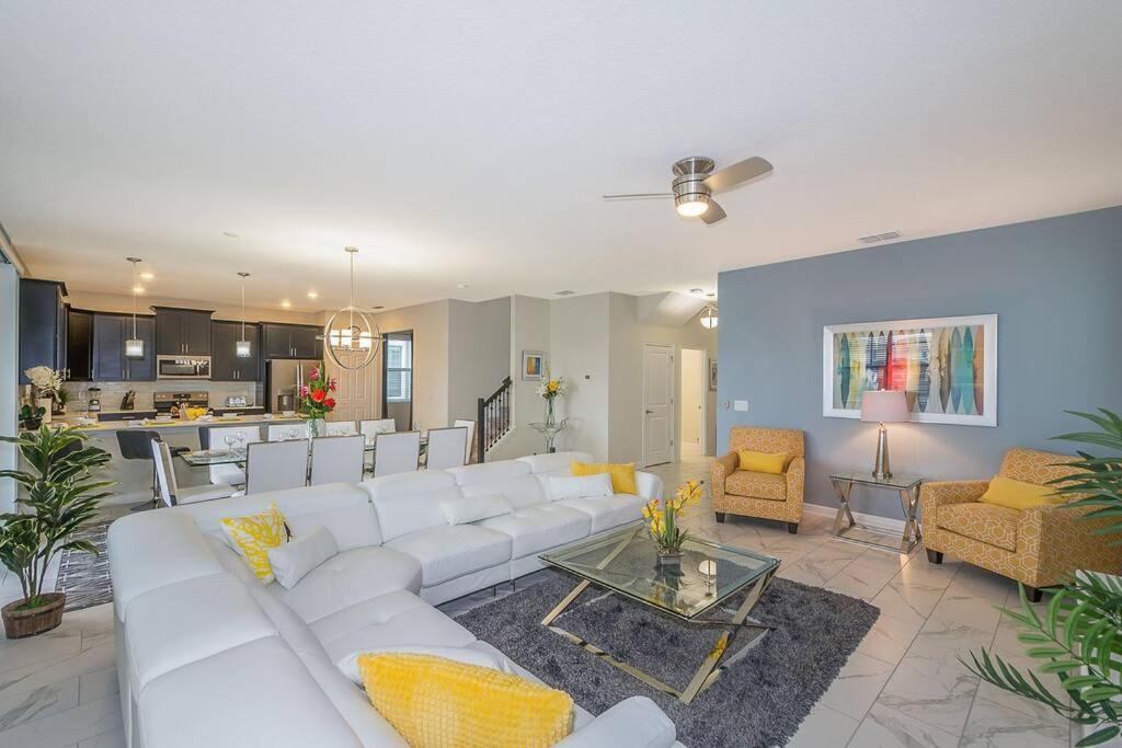 Luxury Inside Storey Lake, - No Extra Fees
