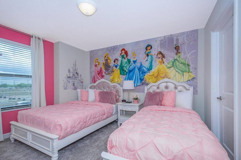 Villa Luxury Inside Storey Lake, - No Extra Fees