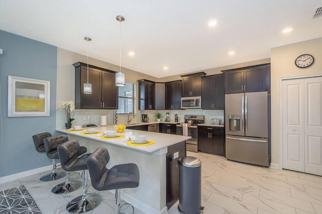 Luxury Inside Storey Lake, - No Extra Fees