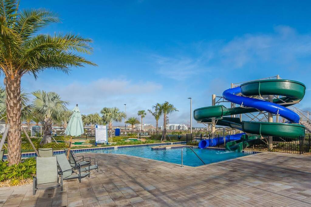 Luxury Inside Storey Lake, - No Extra Fees Villa